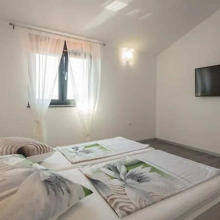 Willa Bavaria Galižana